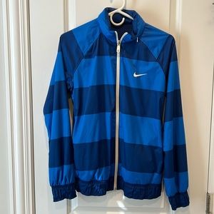 Nike reversible windbreaker with zip up hood size M